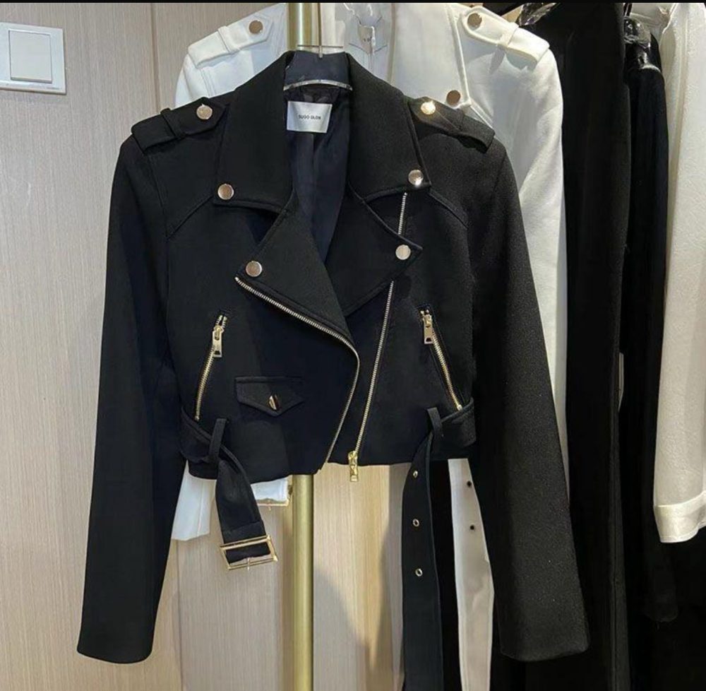 Chic Black Cropped Jacket